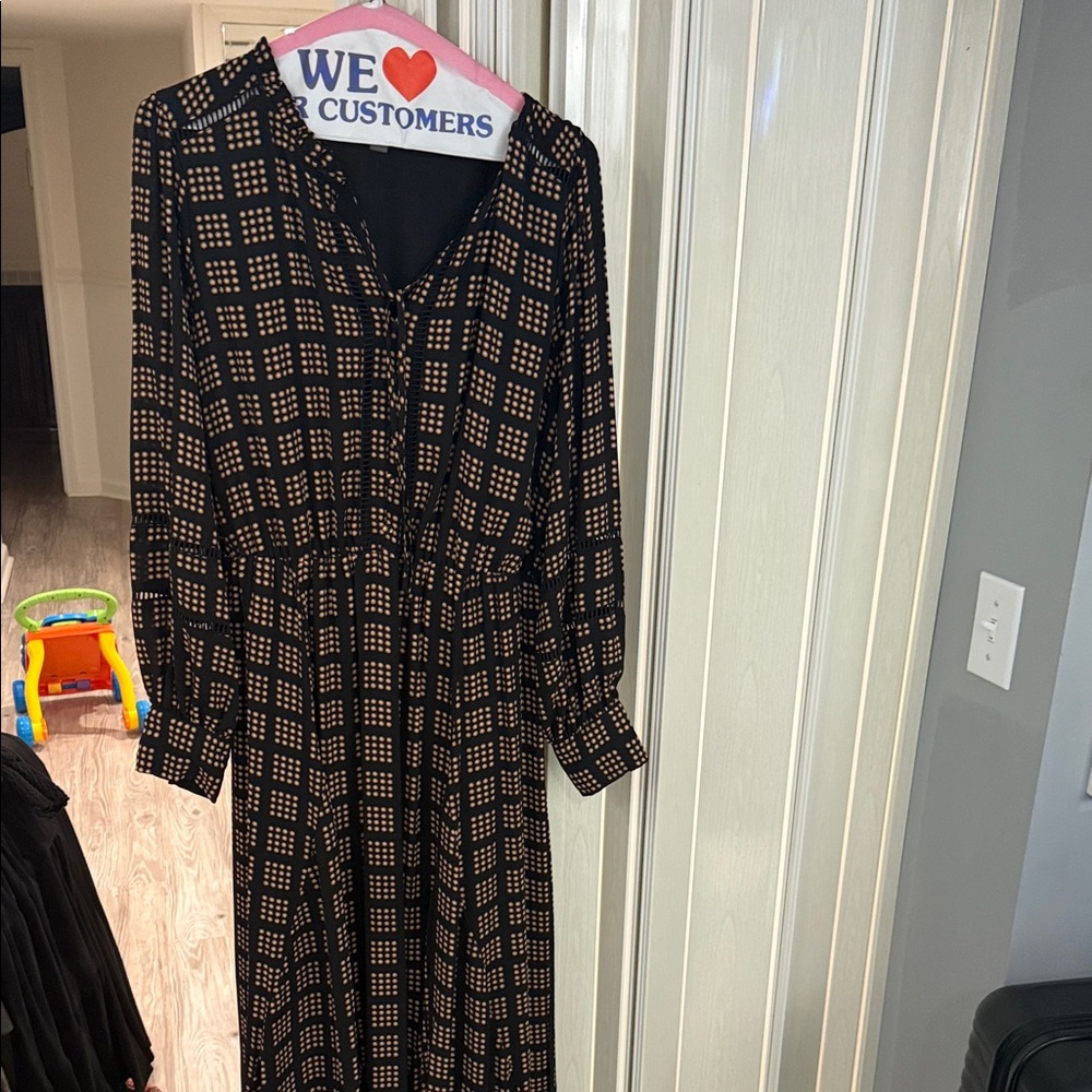 Tahari Black and Tan Geometric Long Sleeve Dress